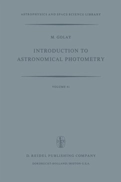 Introduction to Astronomical Photometry - Golay, M.