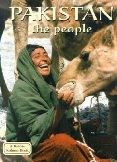 Pakistan - The People - Black, Carolyn