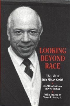 Looking Beyond Race - Stolberg, Mary M.; Smith, Otis Milton