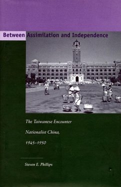 Between Assimilation and Independence - Phillips, Steven E.