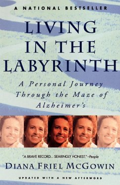 Living in the Labyrinth - McGowin, Diana Friel