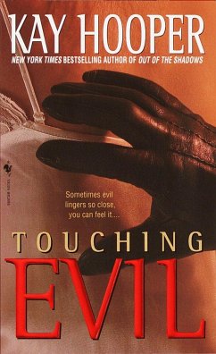 Touching Evil - Hooper, Kay