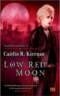 Low Red Moon - Kiernan, Caitlin R