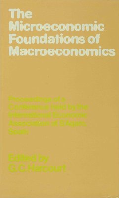 The Microeconomic Foundations of Macroeconomics - Harcourt, G. C.