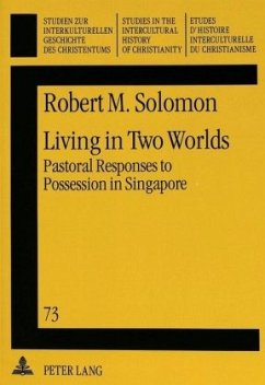 Living in Two Worlds - Solomon, Robert