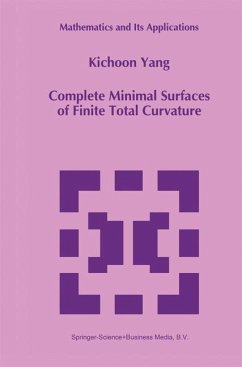 Complete Minimal Surfaces of Finite Total Curvature - Yang, Kichoon