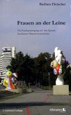 Frauen an der Leine