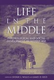 Life in the Middle (eBook, PDF)