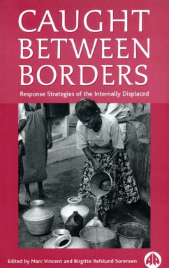 Caught Between Borders (eBook, PDF)