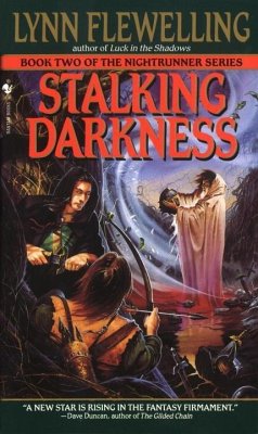 Stalking Darkness (eBook, ePUB) - Flewelling, Lynn