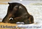 Elefanten - Badespaß am Strand (Wandkalender immerwährend DIN A4 quer)
