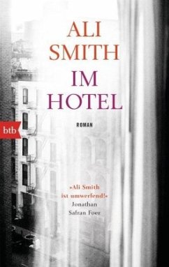 Im Hotel - Smith, Ali