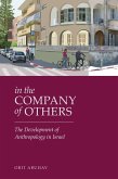 In the Company of Others (eBook, ePUB)