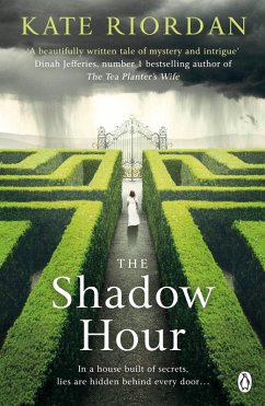 The Shadow Hour (eBook, ePUB) - Riordan, Kate