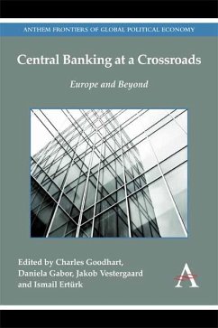 Cover Central Banking at a Crossroads (eBook, PDF)