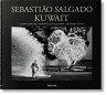 Sebastião Salgado. Kuwait. A Desert on... - Bild 1