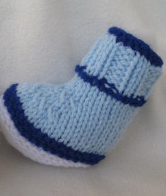 Cover Strickanleitung Babyschuhe tragbar von 0-6 Monaten (eBook, ePUB)