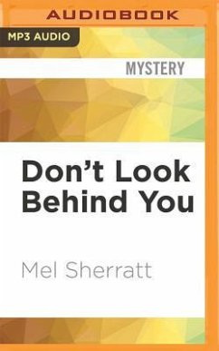 Don't Look Behind You - Sherratt, Mel