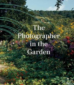 The Photographer in the Garden - Allen, Jamie M.; McNear, Sarah Anne