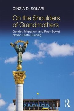 On the Shoulders of Grandmothers - Solari, Cinzia D
