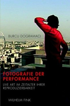 Fotografie der Performance - Dogramaci, Burcu