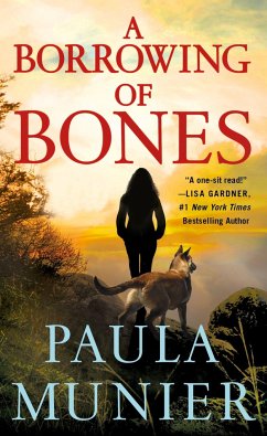 A Borrowing of Bones: A Mercy Carr Mystery - Munier, Paula