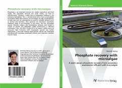 Phosphate recovery with microalgae