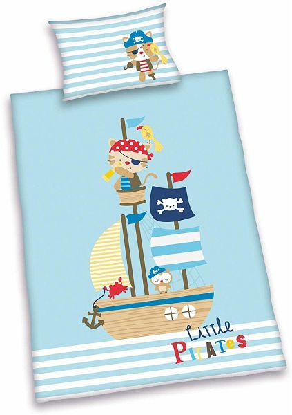 Herding Baby Best Kleinkinder-Bettwäsche-Set, Lara Little Pirates Wendemotiv, Bettbezug 100 x 135 cm, Kopfkissenbezug 40 x 60 cm, Baumwolle/Renforcé Herding Baby Best Kleinkinder-Bettwäsche-Set, Lara Little Pirates Wendemotiv, Bettbezug 100 x 135 cm, Kopfkissenbezug 40 x 60 cm, Baumwolle/Renforcé