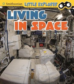 Cover Living in Space (eBook, PDF)