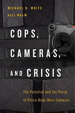 Cover Cops, Cameras, and Crisis (eBook, ePUB)