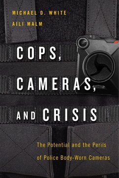Cover Cops, Cameras, and Crisis (eBook, ePUB)