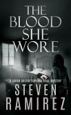The Blood She Wore: A Sarah Greene Supernatural Mystery (Sarah Greene Mysteries, #3) (eBook, ePUB) The Blood She Wore: A Sarah Greene Supernatural Mystery (Sarah Greene Mysteries, #3) (eBook, ePUB)
