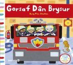 Cyfres Gwthio, Tynnu, Troi: Gorsaf Dan Brysur / Push, Pull and Turn Series: Busy Fire Station