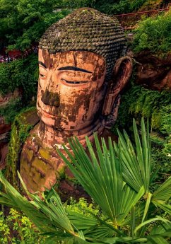 China's Great Buddha in Leshan - Sechovicz, David