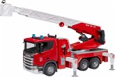 Bruder 03591 Scania Super 560R Feuerwehr mit Drehleiter, Wasserpumpe, L+S Modu