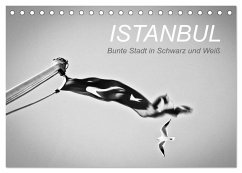 Istanbul - Bunte Stadt in Schwarz und Weiß (Tischkalender 2024 DIN A5 quer), CALVENDO Monatskalender