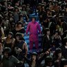 Alone In A Crowd - Bild 1