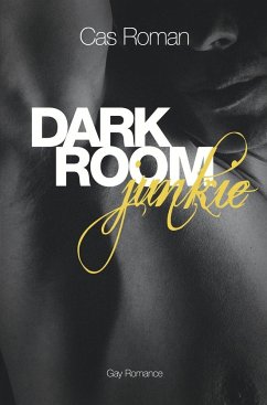 Dark Room Junkie - Roman, Cas