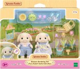 Sylvanian Families 5736 - Blossom Gardening Set, Flora Rabbit Sister & Brother, Blumen- und Garten-Spielset mit Figuren, Spielset