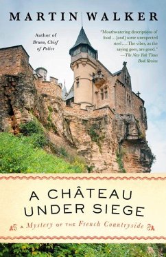 A Chateau Under Siege - Walker, Martin