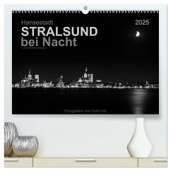 Hansestadt Stralsund bei Nacht (mit GPS-Koordinaten) (hochwertiger Premium Wandkalender 2025 DIN A2 quer), Kunstdruck in Hochglanz - Calvendo;Utz, Colin