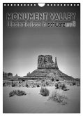 MONUMENT VALLEY Westernkulisse in schwarzweiß (Wandkalender 2025 DIN A4 hoch), CALVENDO Monatskalender