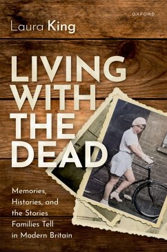 Cover Living with the Dead (eBook, PDF)