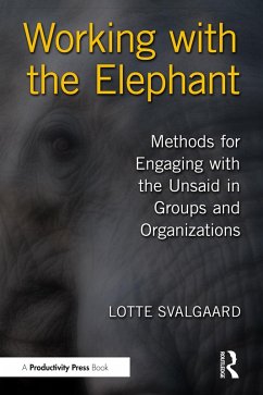 Working with the Elephant (eBook, ePUB) - Svalgaard, Lotte