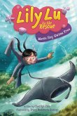 Manta Ray Swims Free Manta Ray Swims Free