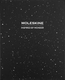 Moleskine Bundle Box Nasa-inspiriertes Notizbuch, L/A5, liniert, fester Einband, 2 Nasa-inspirierte Pins, 4 Nasa-inspirierte Blackwing Graphitstifte, wiederverwendbare Box Moleskine Bundle Box Nasa-inspiriertes Notizbuch, L/A5, liniert, fester Einband, 2 Nasa-inspirierte Pins, 4 Nasa-inspirierte Blackwing Graphitstifte, wiederverwendbare Box