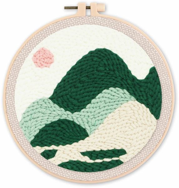 Punch Needle Figured'Art 20x20 cm Grüne Berge, DIY Stickerei mit Nadel und Wolle Punch Needle Figured'Art 20x20 cm Grüne Berge, DIY Stickerei mit Nadel und Wolle