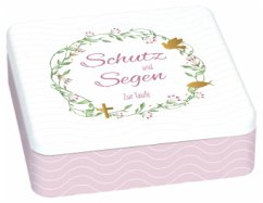 Cover Geschenkset zur Taufe mit zauberhaft bedruckter Metalldose, wattiertem Geschenkbuch, Porzellan-Relief mit Band & Glasflä