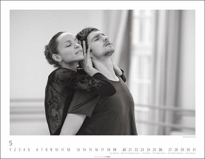 Ballettsaal - Stuttgarter Ballett Kalender 2024. Die ganze Eleganz und